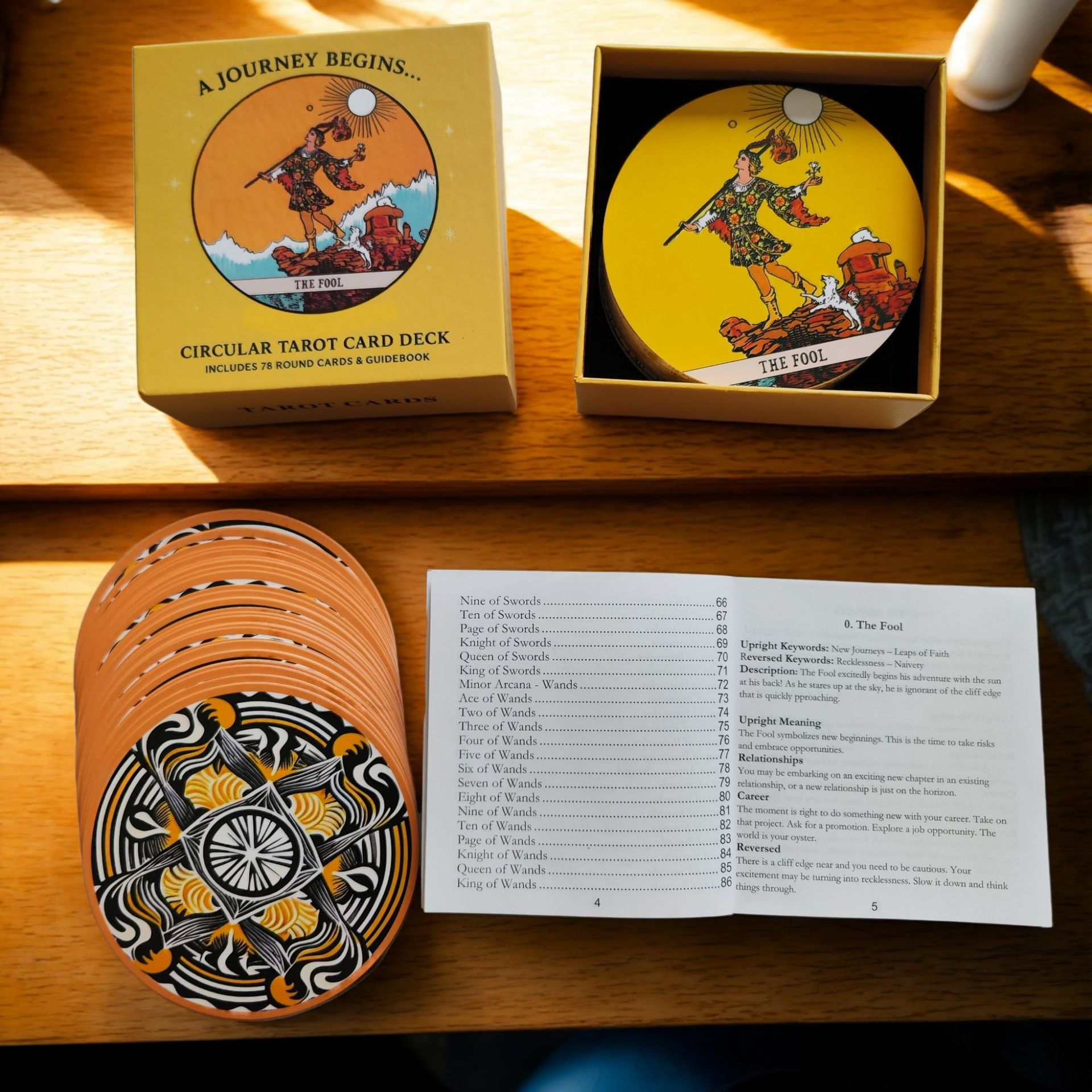 Mazzo di Carte dei Tarocchi Ci - Tarot Cards Deck With Guidebook recensione e prezzo